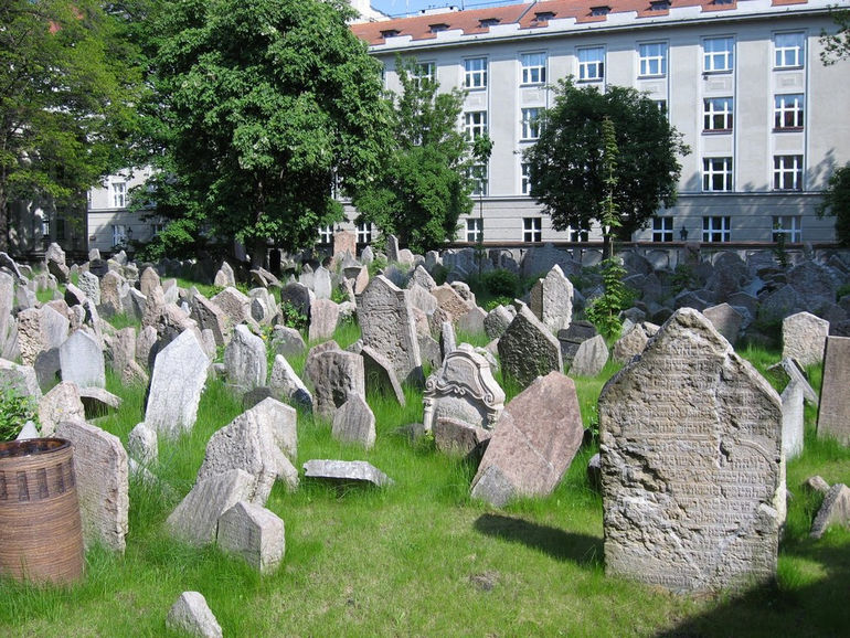 kladbisha turisty1