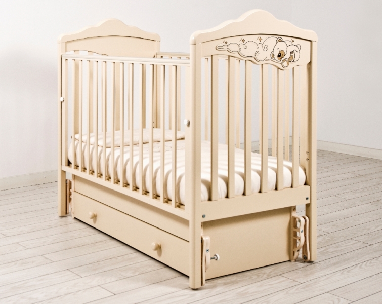 Детская кроватка с универсальным маятником Angela Bella